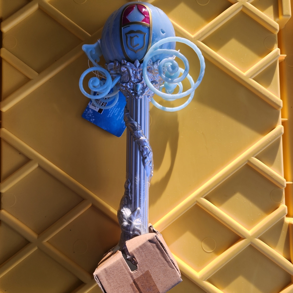 Disney Cinderella Light-up Bubble Wand